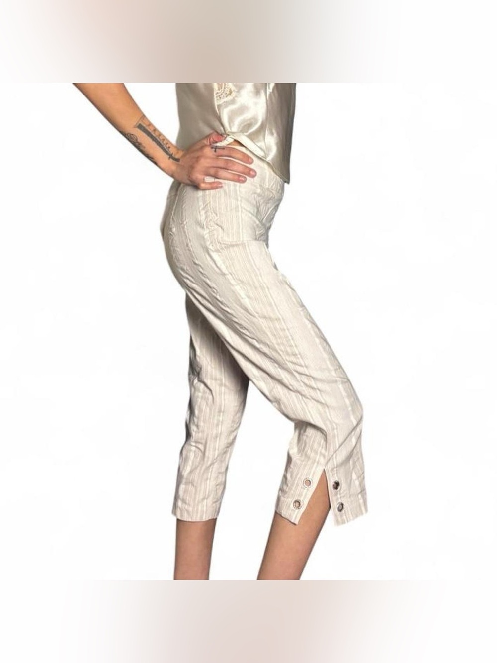 Cream Pinstripe Mid-Rise Capri Pants W Rhinestoned Grommets by Hiview Size 8P